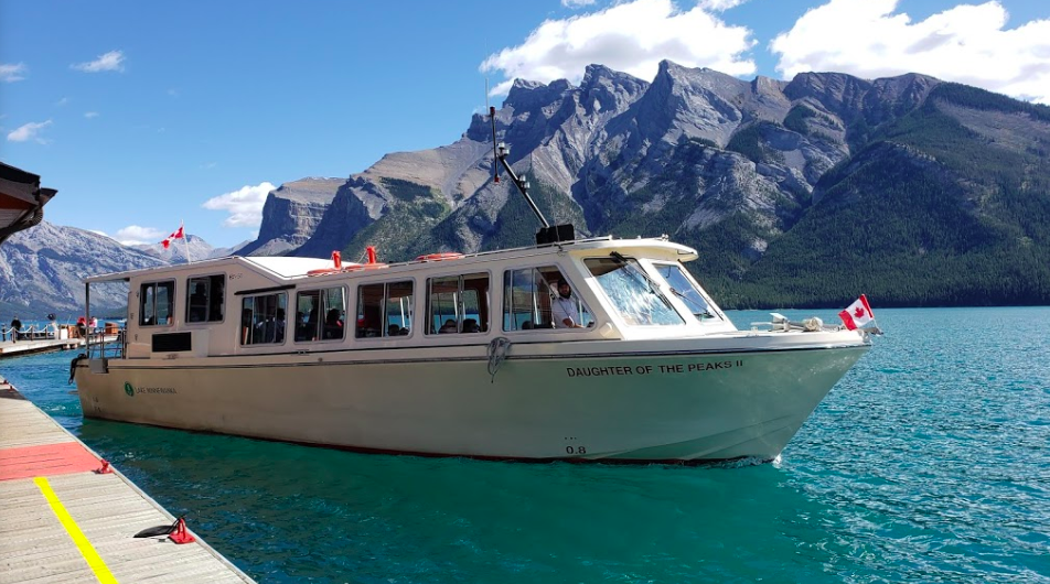 boat tours in Canada