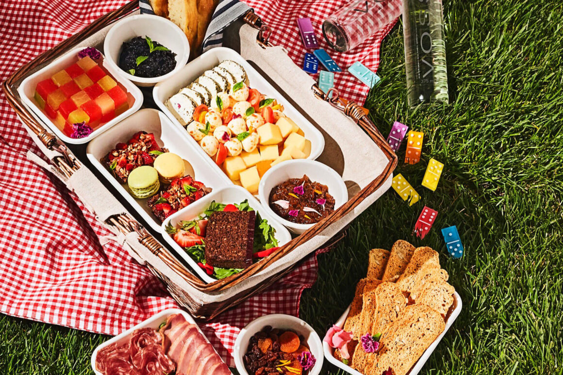 Take Your Picnic To The Next Level With A Gourmet Picnic Basket