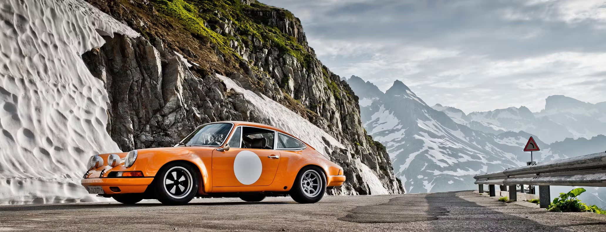 Porsche 911 Turbo Road Trips App the best Orange Retro vintage car.