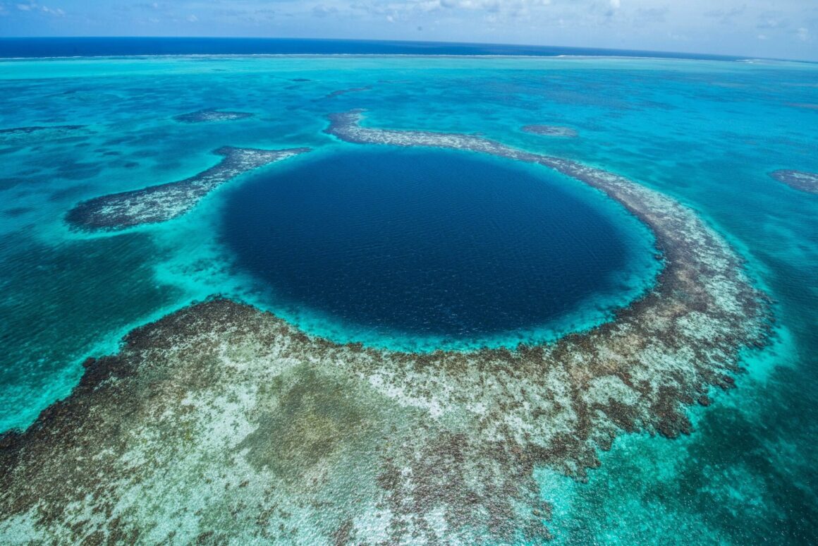 The Great Deep Blue Hole in the ocean near Belize Tourism the ultimate destination for divers a bucketlist for sure. 