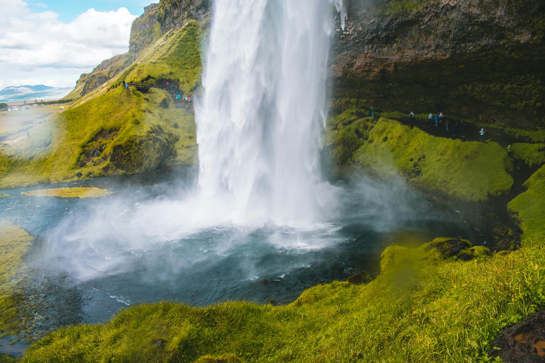 Waterfalls in Iceland's South Coast. (Photo: Pexels) Play Airlines Arctic Adventures