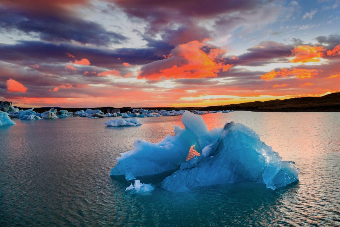 Iceland Sky Lagoon Peykjavik Play Airlines