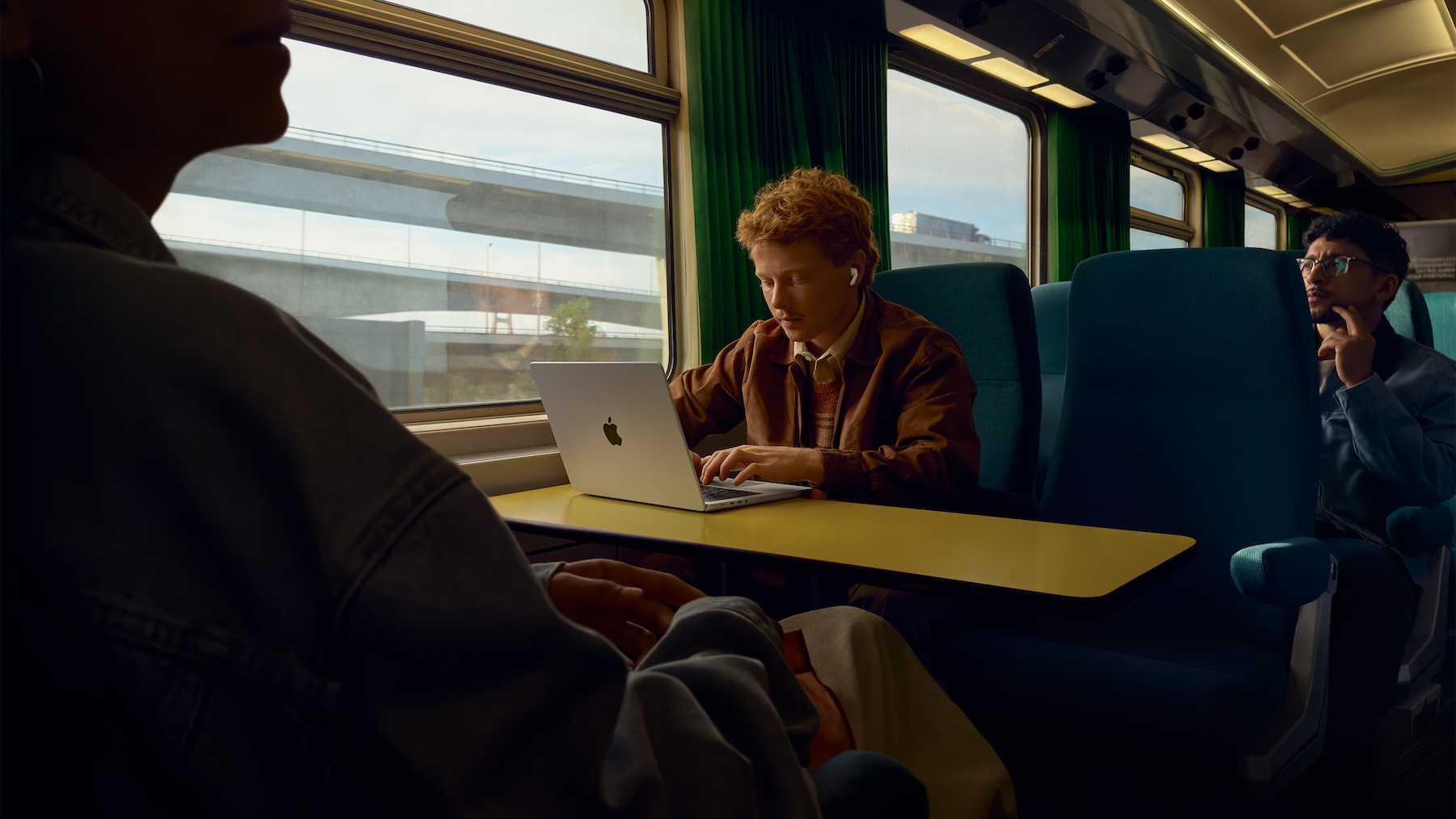 Apple AirPods Pro 3 Live Translation perfect for travellers