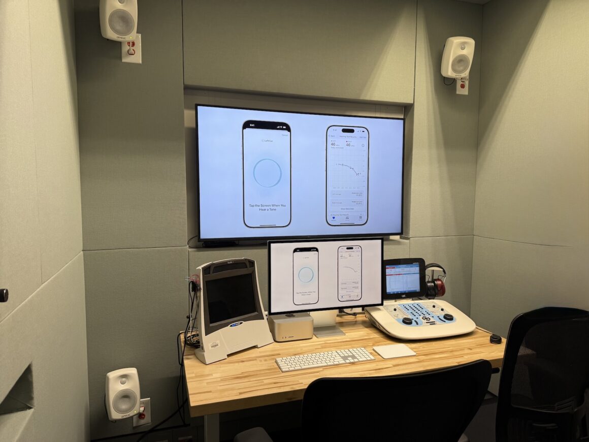 A demonstration of the new hearing test now performed on the iPhone when setting up your AirPods Pro 3.
